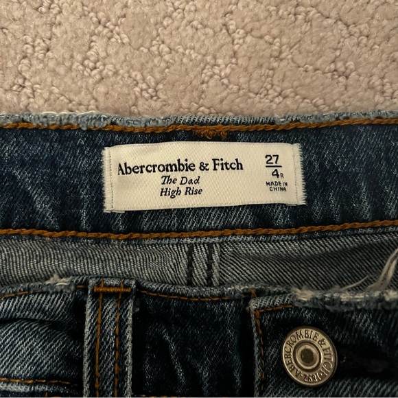 Abercrombie & Fitch high waisted "the dad" jean - Picture 9 of 9